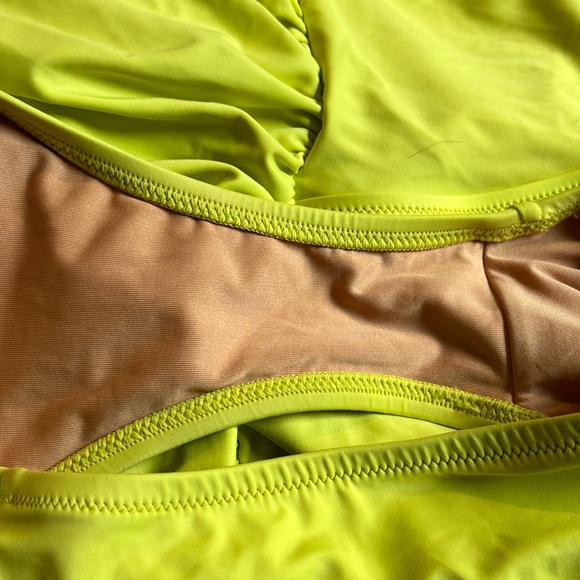 Great condition Reimagined by J Crew ruched one shoulder one piece bathing suit - Picture 6 of 13